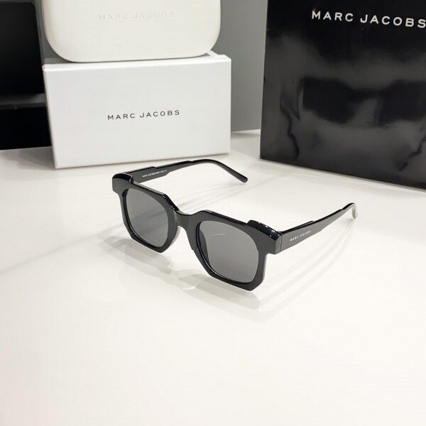 Marc Jacobs 5332