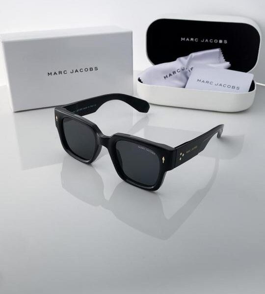 MARC JACOBS BLACK 11-26